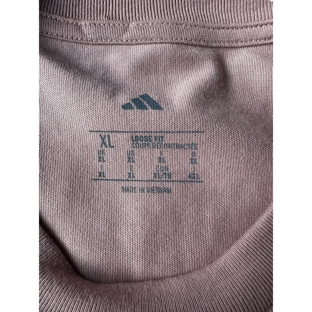 New Adidas Dusty Rose Men's Loose Fit‎ T-Shirt Graphic Chest Pocket Size XL